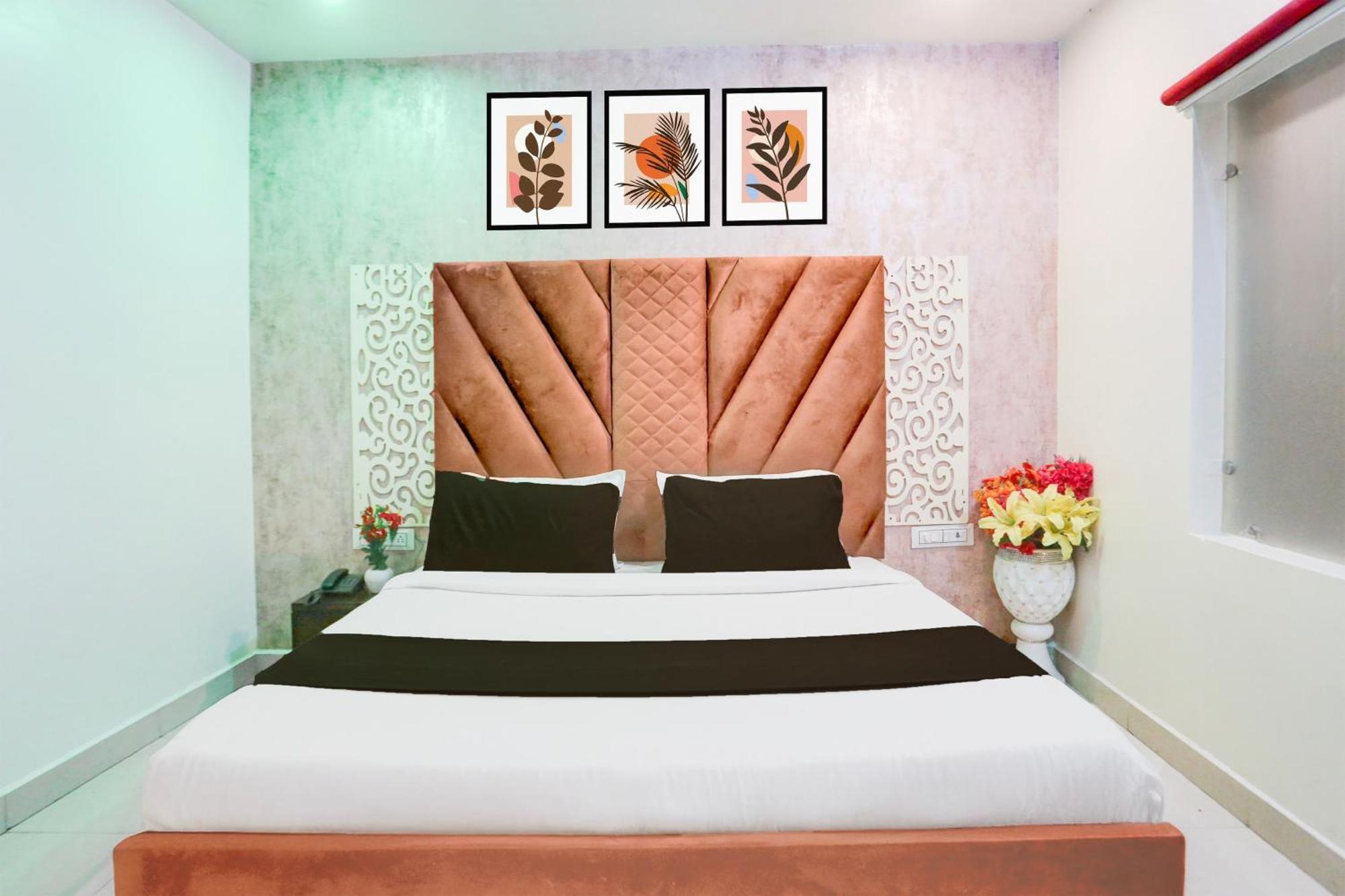Super Collection O Roop Vihar Rohtak Formerly Hotel Maha Exteriör bild