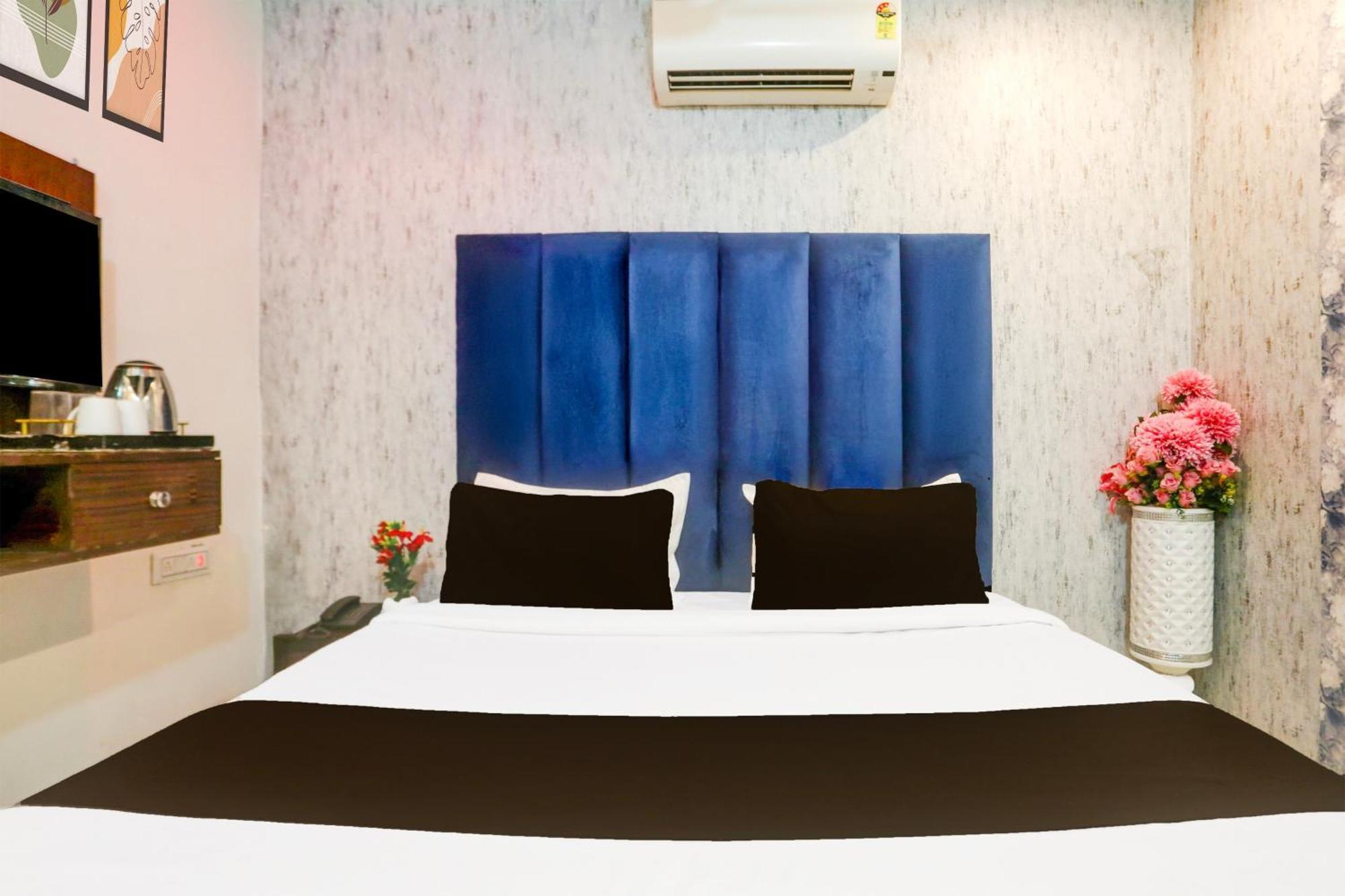 Super Collection O Roop Vihar Rohtak Formerly Hotel Maha Exteriör bild